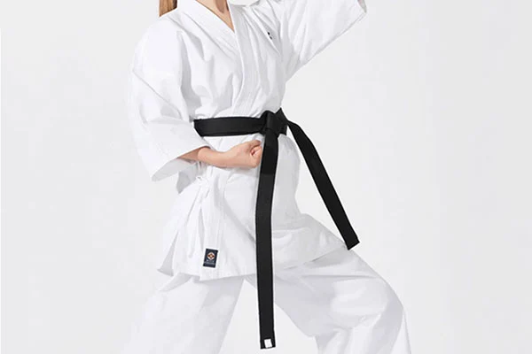 Sprzęt do karate koncentruje się na precyzji i kontrolowanym kontakcie